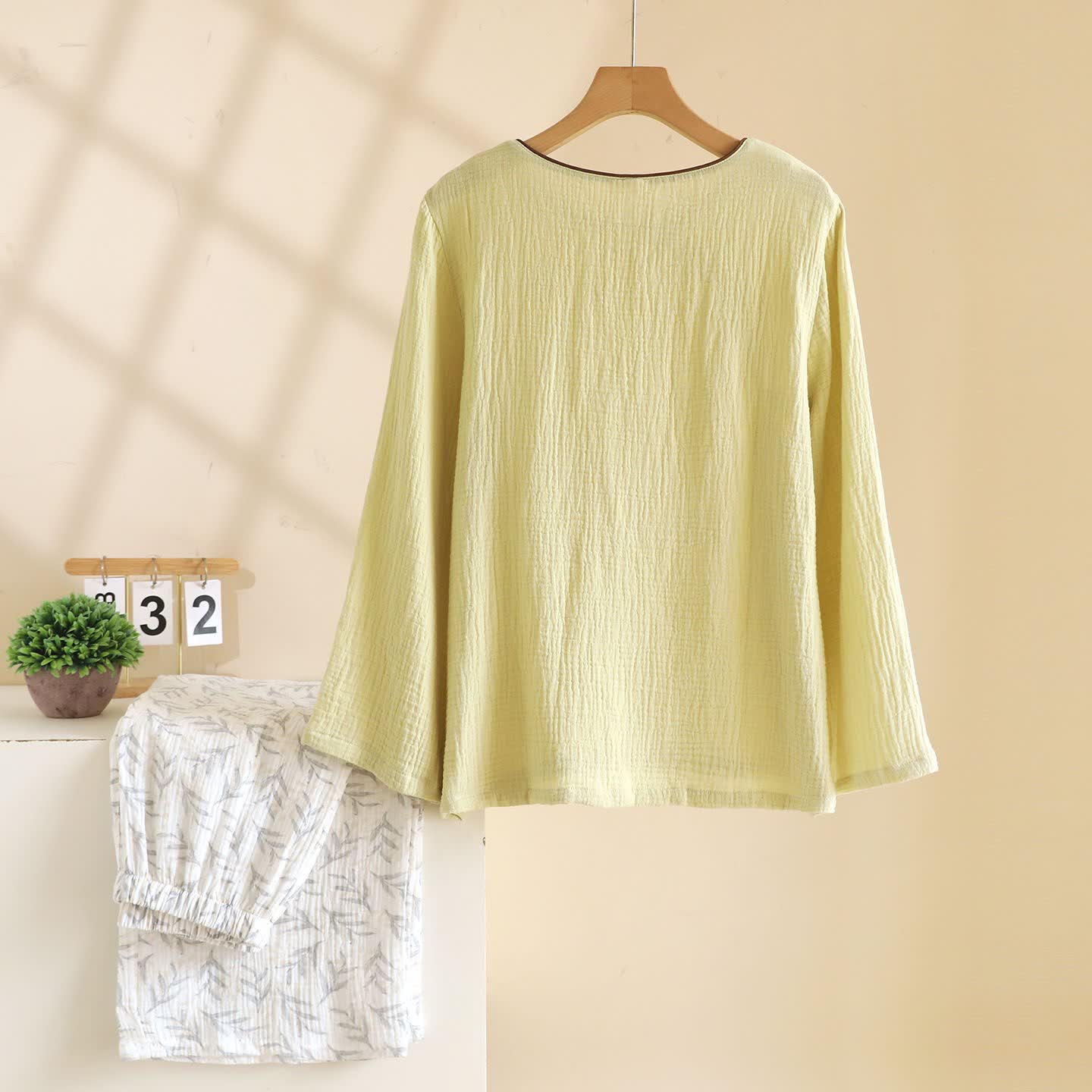 Loungewear in cotone con foglie di ispirazione orientale Ownkoti - image 5