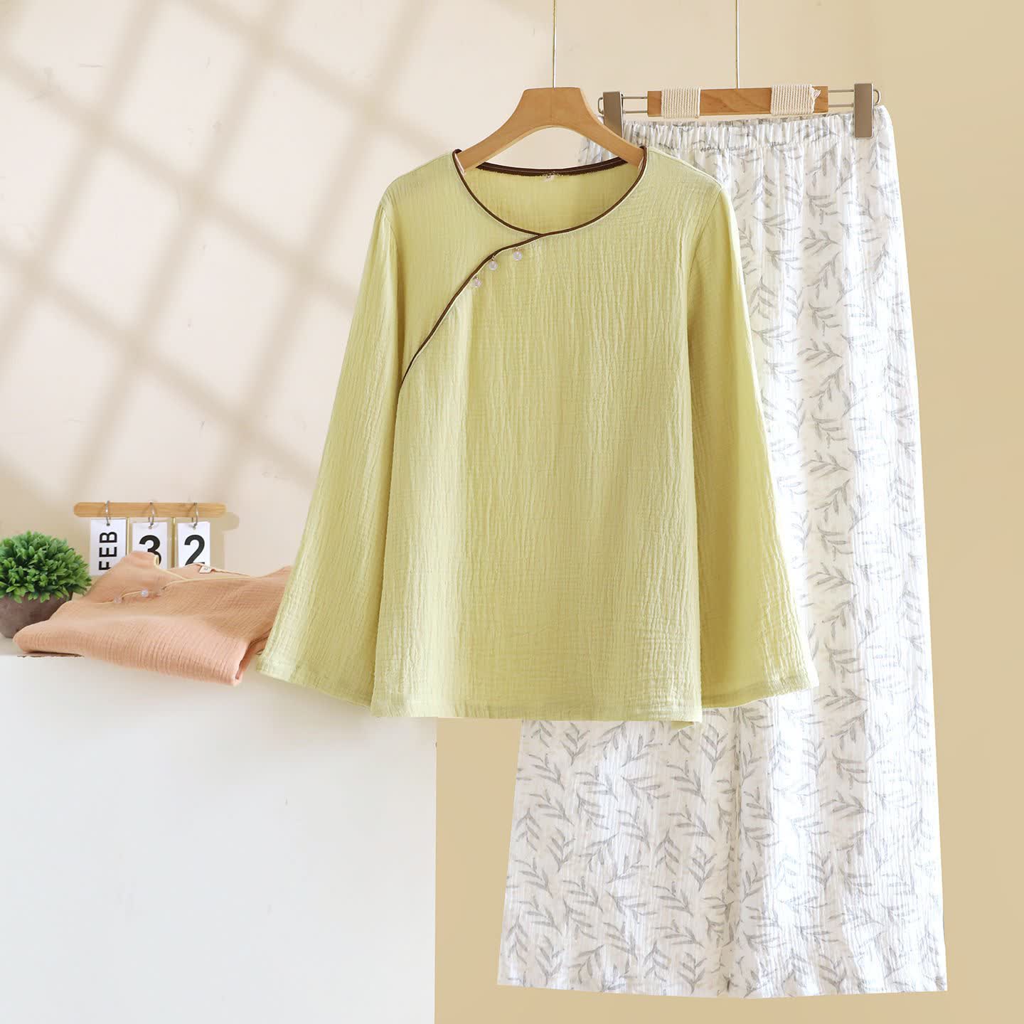 Loungewear in cotone con foglie di ispirazione orientale Ownkoti - image 4