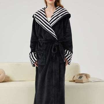 Accappatoio unisex in peluche con cappuccio e colletto a righe - Nero - 2XL - image 0