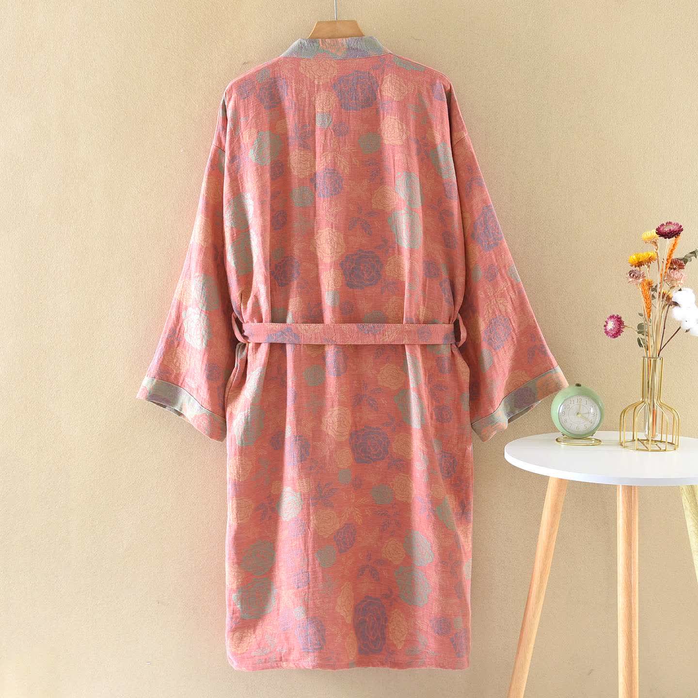 Kimono in garza di cotone con motivo a rose romantiche - image 2