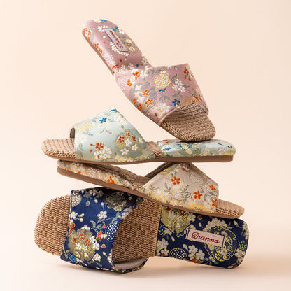 Pantofole da casa in lino con ricami floreali - image 0