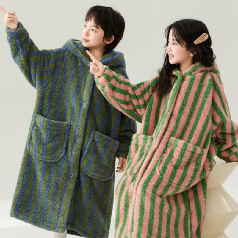 Accappatoio caldo in peluche con cappuccio a righe per bambini - image 3