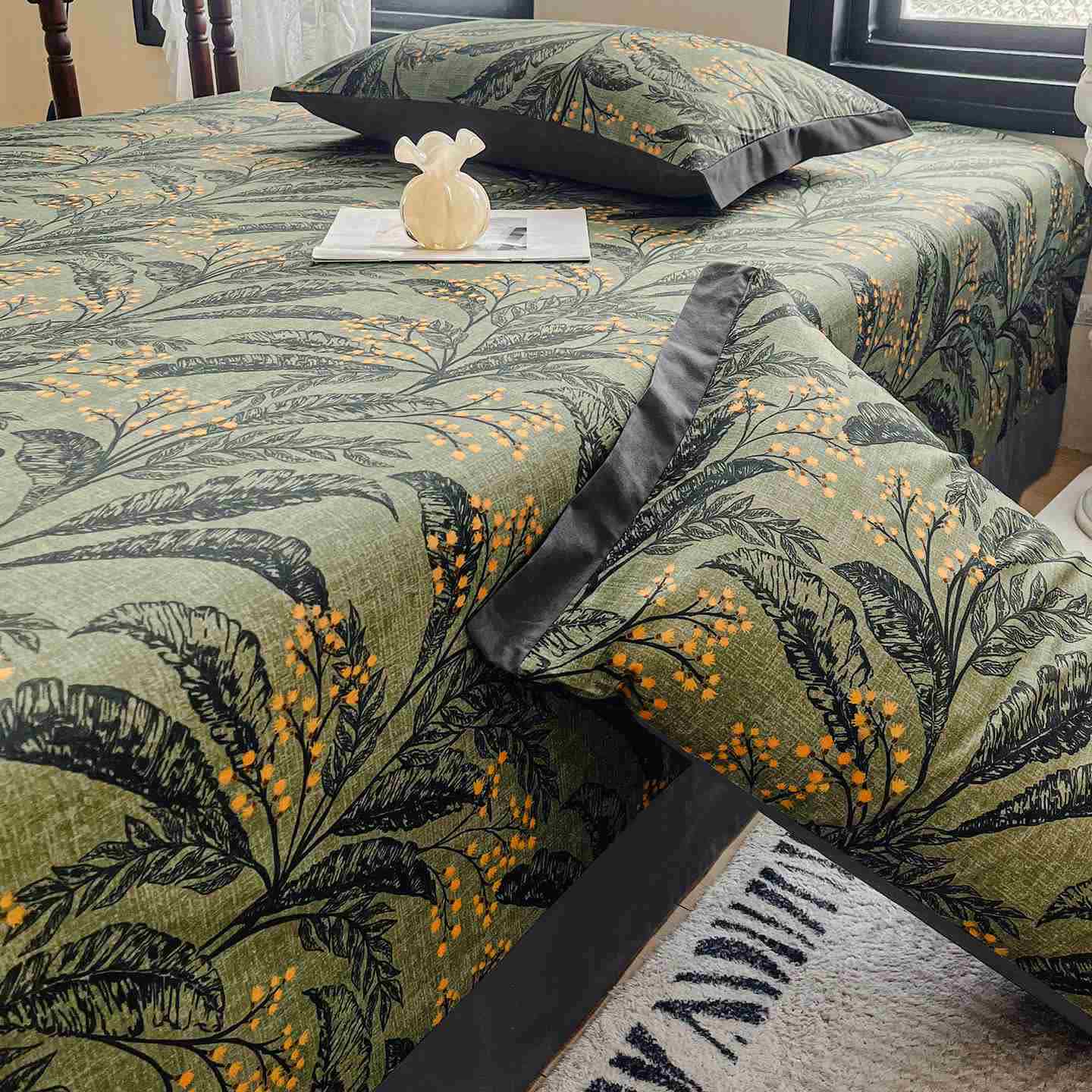 Copriletto in cotone spazzolato con motivo Botanical Berry - image 3