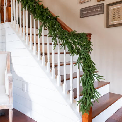 Ghirlanda di pino finto Norfolk, decorazione natalizia - 2 pezzi - 180cm - image 1