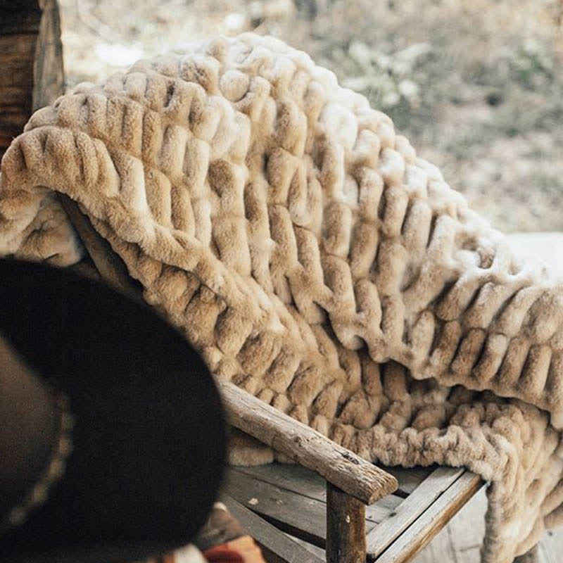 Coperta in pelliccia sintetica di coniglio con effetto tie-dye - image 5