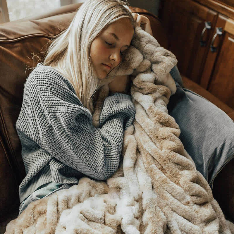 Coperta in pelliccia sintetica di coniglio con effetto tie-dye - image 3