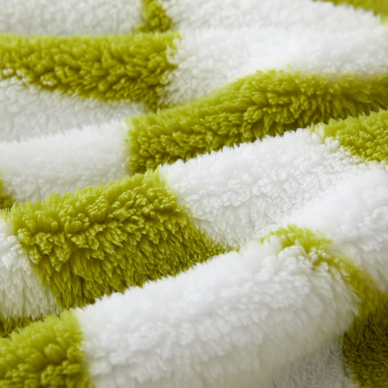 Accappatoio in peluche con cappuccio e bottoni a motivo geometrico - image 4