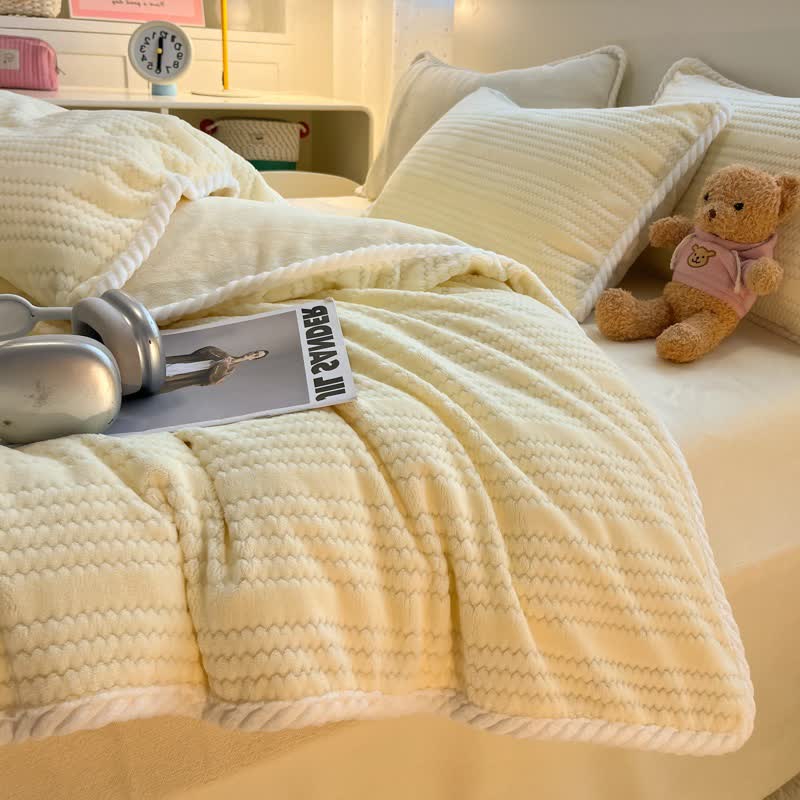 Set di biancheria da letto in peluche jacquard a righe ondulate - image 10