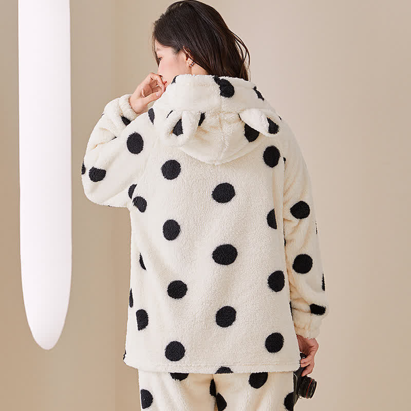 Completo da notte in peluche con cappuccio a pois - image 2