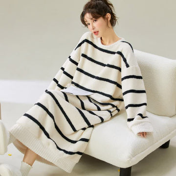 Camicia da notte in peluche a righe con scollo tondo - Bianco - L - image 0