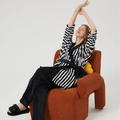 Completo da notte in peluche stile kimono a righe - image 1