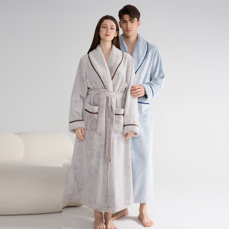 Accappatoio caldo unisex in peluche tinta unita - image 1