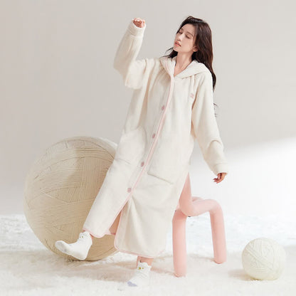 Accappatoio semplice con cappuccio e bottoni in peluche - Bianco - XL - image 1