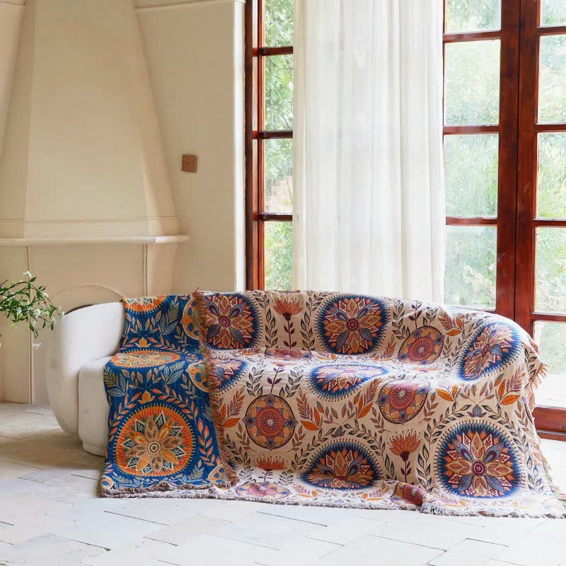 Coperta con nappe in cotone con medaglione floreale - image 2
