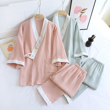 Kimono in garza di cotone ricamato con farfalle - image 0