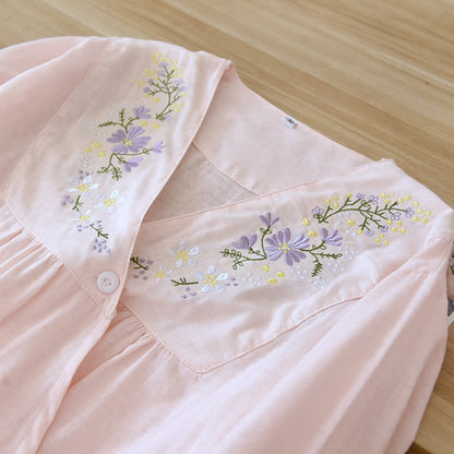 Kimono in garza di cotone con ricamo floreale da indossare in salotto - image 5