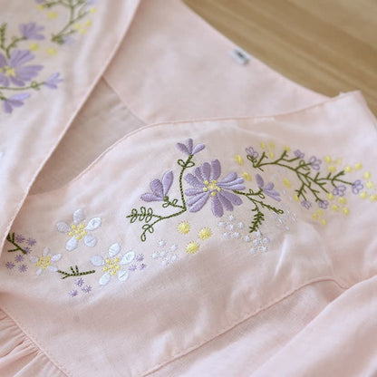 Kimono in garza di cotone con ricamo floreale da indossare in salotto - image 7