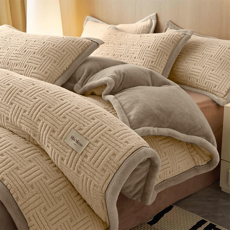 Set di biancheria da letto in peluche con motivo a nodi a righe - image 4