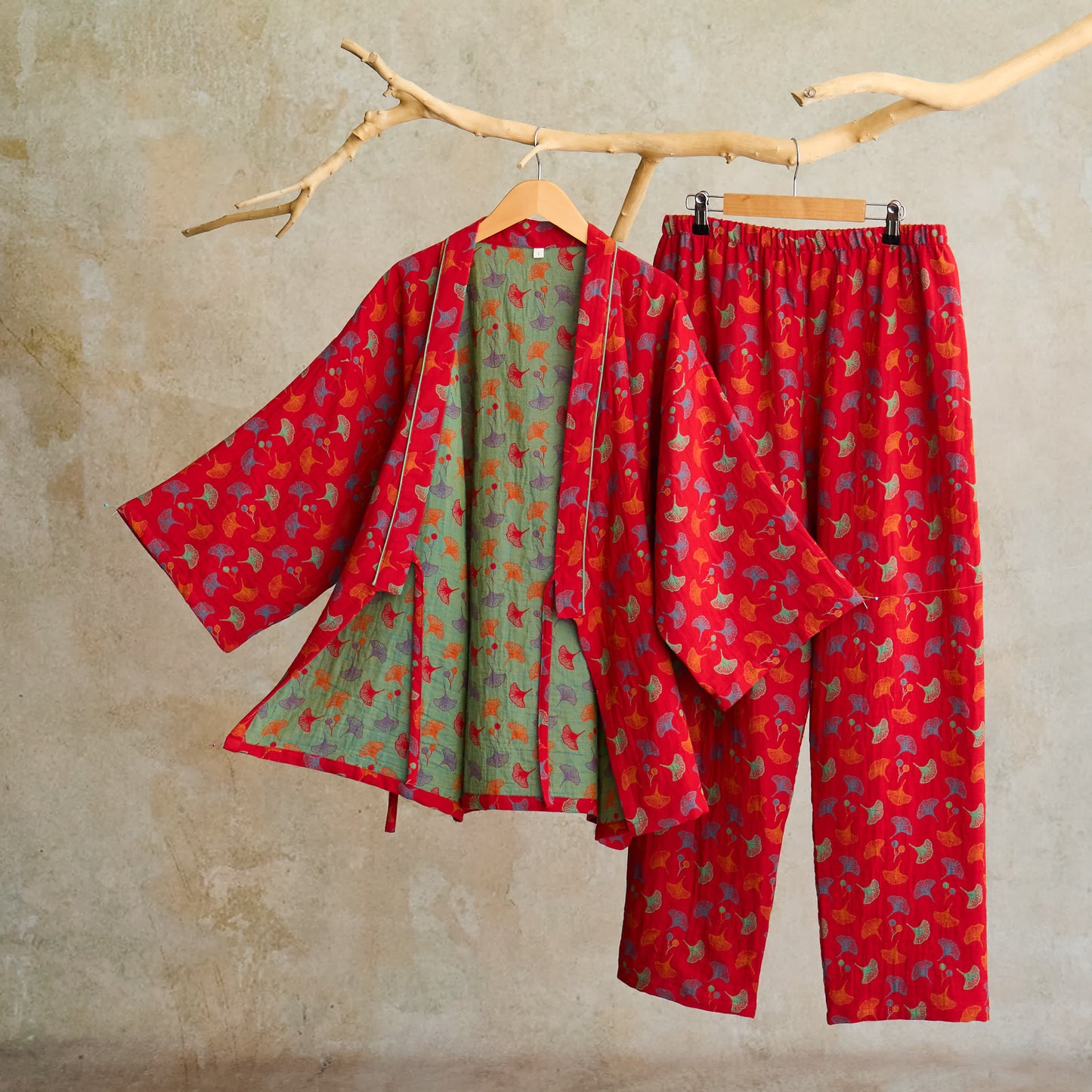 Completo da salotto in kimono di cotone biologico Ginkgo - Rosso e verde - XL - image 0