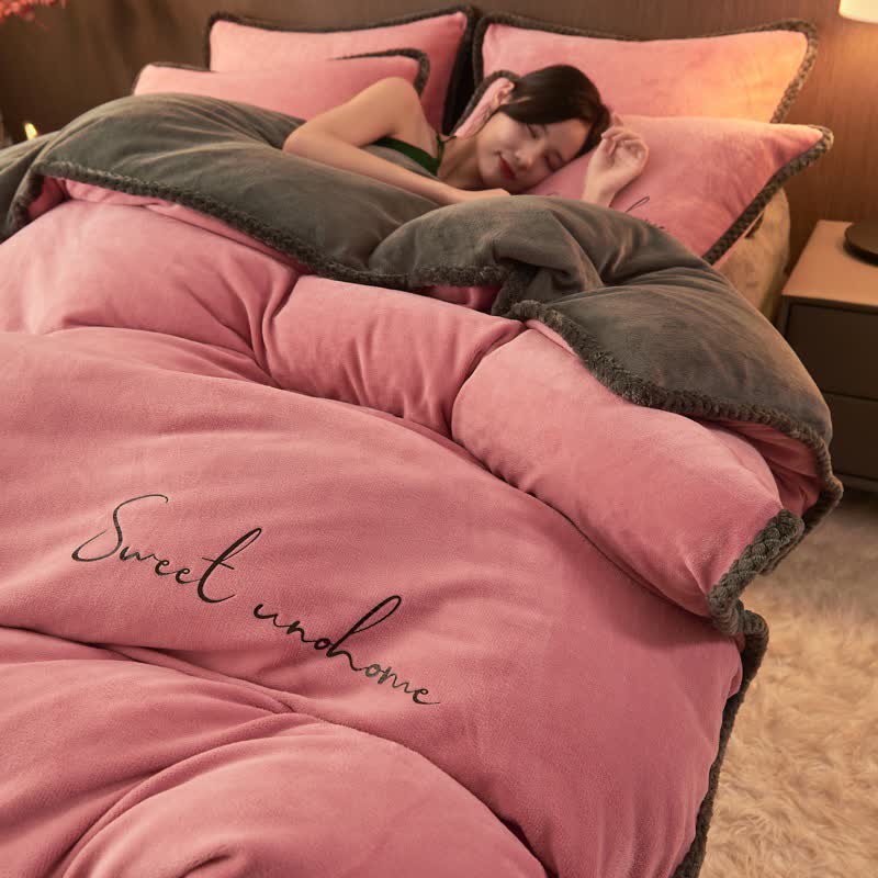 Set di biancheria da letto in peluche stampato Sweet Home (4 pezzi) - Rosa - Matrimoniale Grande - image 0