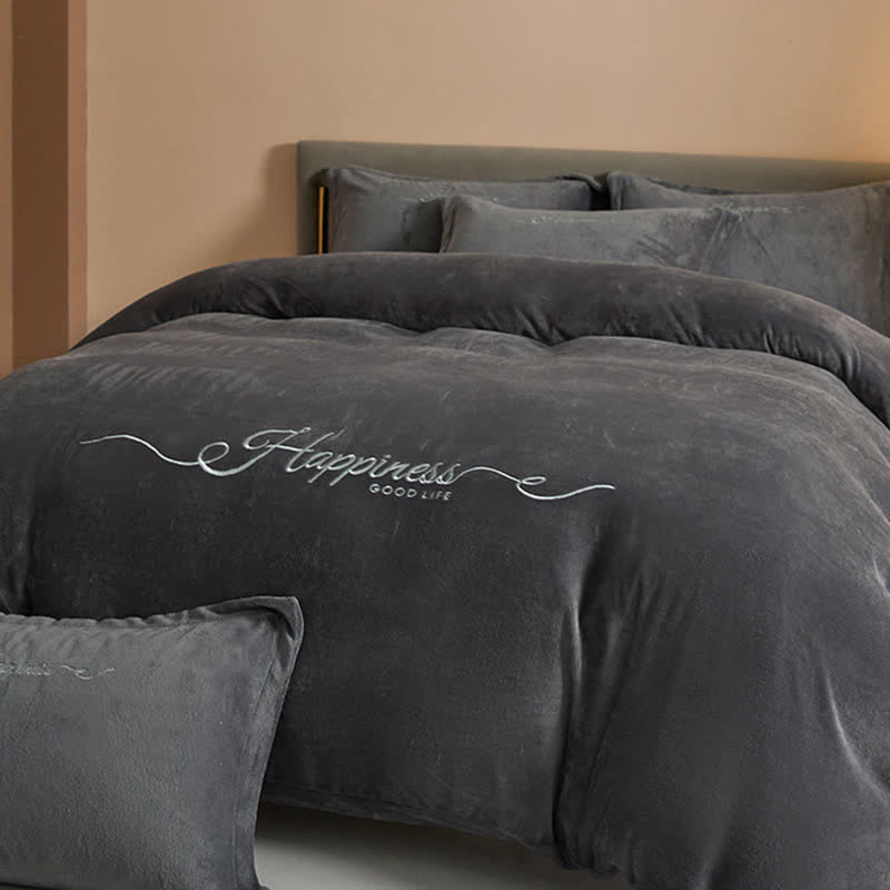 Set di biancheria da letto in peluche ricamato Happiness (4 pezzi) - image 14
