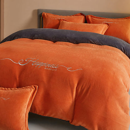 Set di biancheria da letto in peluche ricamato Happiness (4 pezzi) - image 3