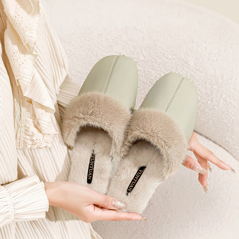 Semplici pantofole da casa in peluche - image 3