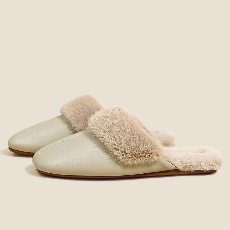 Semplici pantofole da casa in peluche - image 2