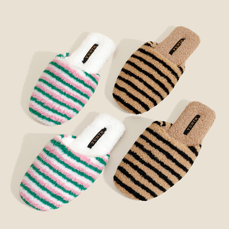 Pantofole calde a righe in peluche - image 1