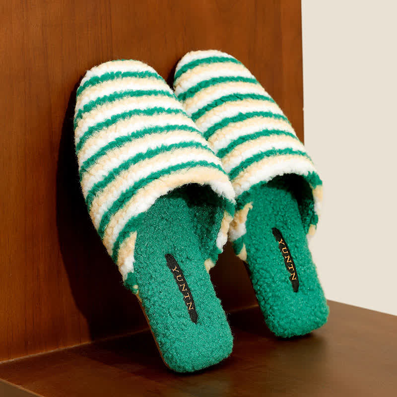 Pantofole calde a righe in peluche - image 4