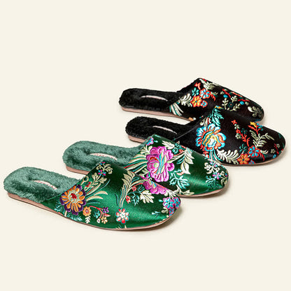 Pantofole da casa in peluche con ricami floreali retrò - image 1