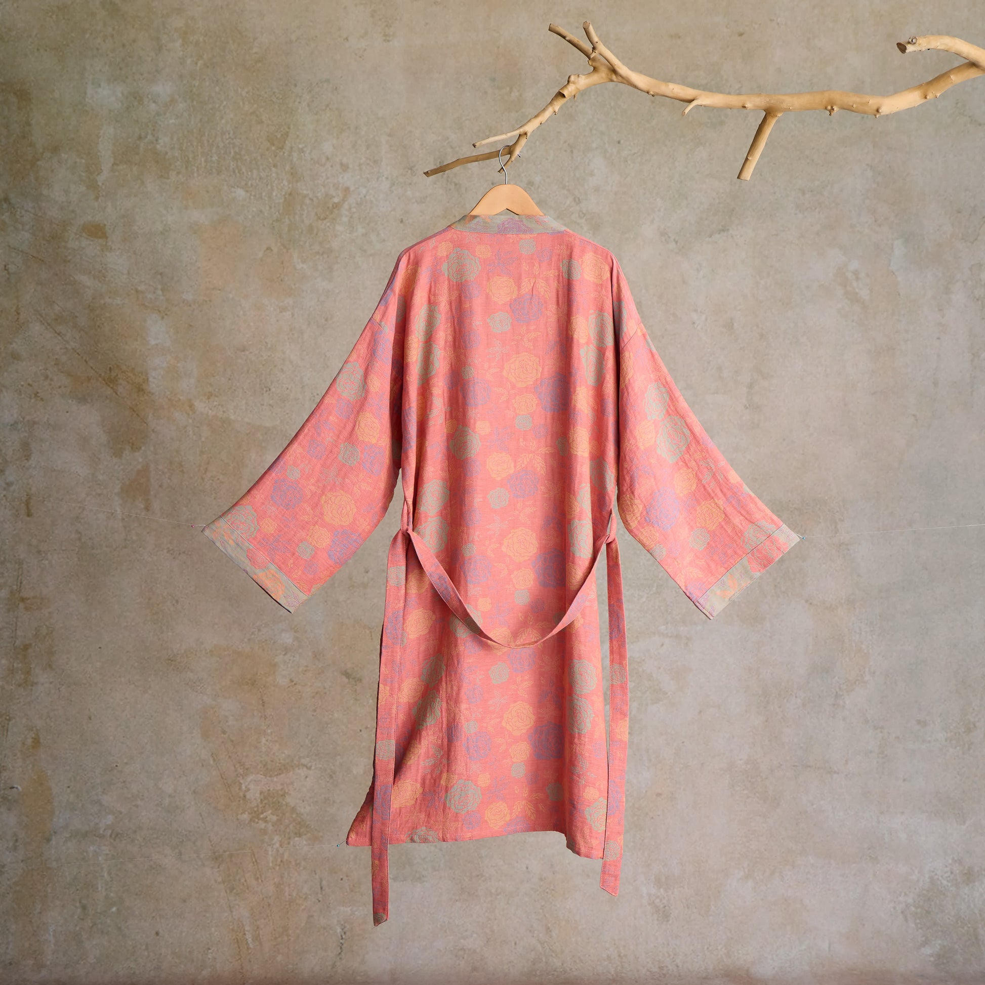 Kimono in garza di cotone con motivo a rose romantiche - image 8