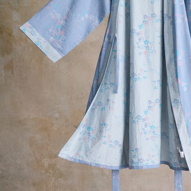 Grazioso kimono in garza di cotone con fiori di prugna - image 4