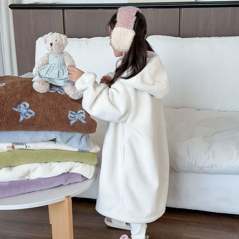 Semplice accappatoio per bambini con cappuccio e cerniera in peluche - image 5