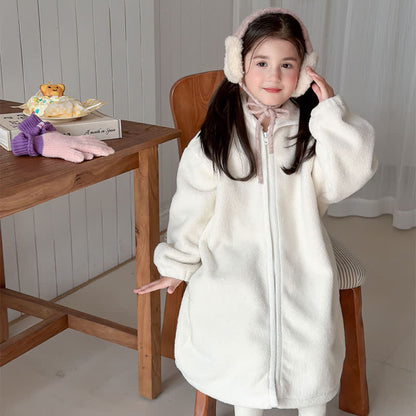 Semplice accappatoio per bambini con cappuccio e cerniera in peluche - image 2