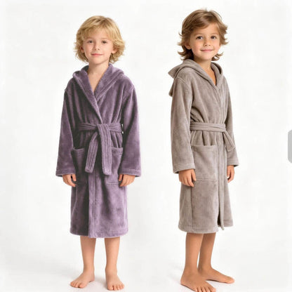 Accappatoio per bambini in cotone tinta unita con cappuccio. - image 0