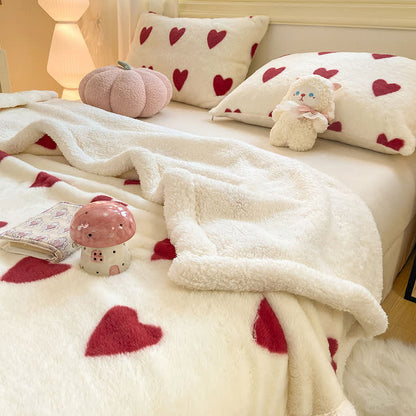 Coperta in pile di peluche con motivo a cuore - image 4