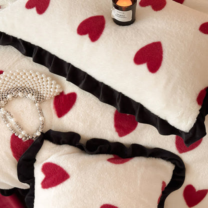 Set di biancheria da letto in peluche con stampa a cuore e romantiche balze (4 pezzi) - image 3