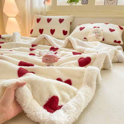 Coperta in pile di peluche con motivo a cuore - image 7