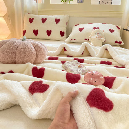 Coperta in pile di peluche con motivo a cuore - image 5