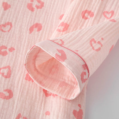 Pigiama in cotone con stampa leopardata a forma di cuore - image 3