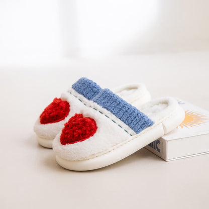 Pantofole di peluche con motivo a cuore - image 2