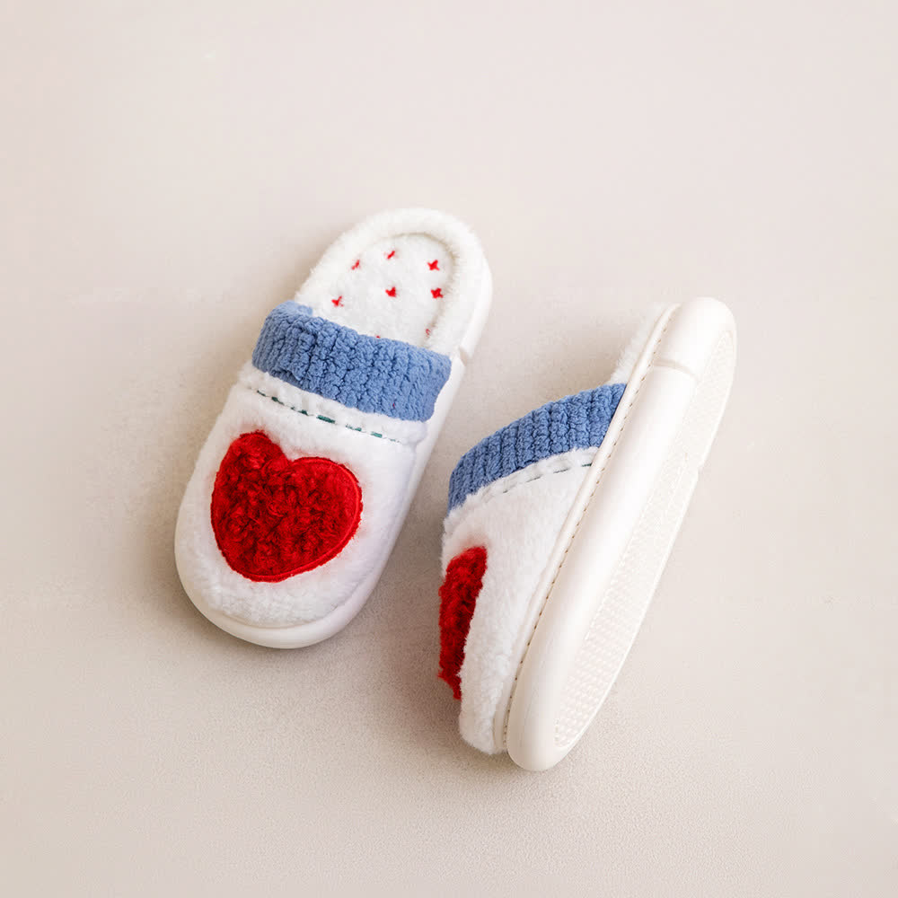 Pantofole di peluche con motivo a cuore - image 4