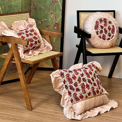 Elegante cuscino floreale con bordo arricciato - image 2