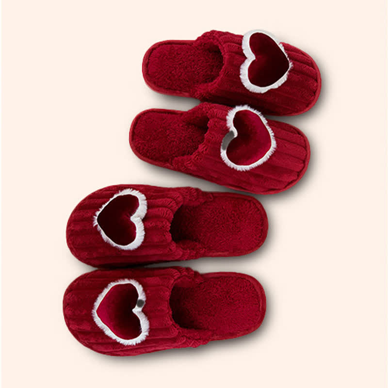 Pantofole di peluche a forma di cuore rosso - image 3