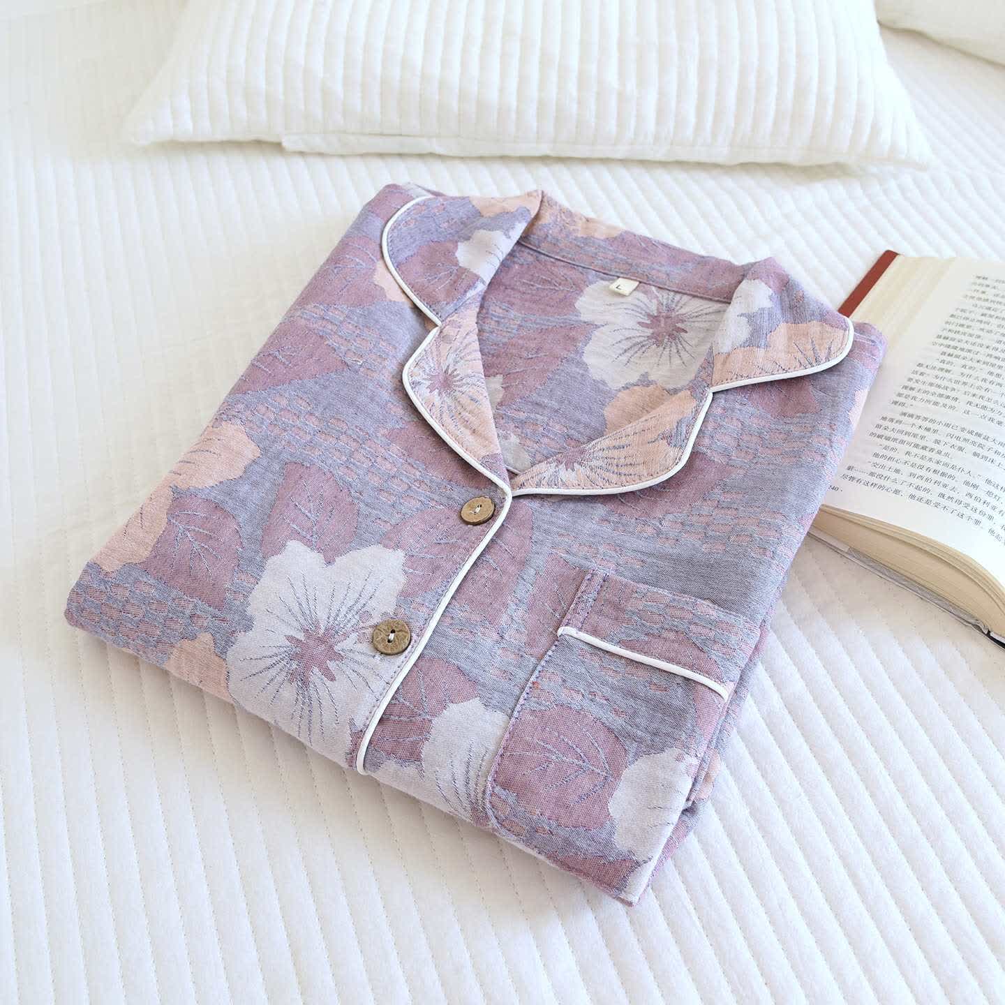 Completo da notte in cotone jacquard con fiori di ciliegio - image 2
