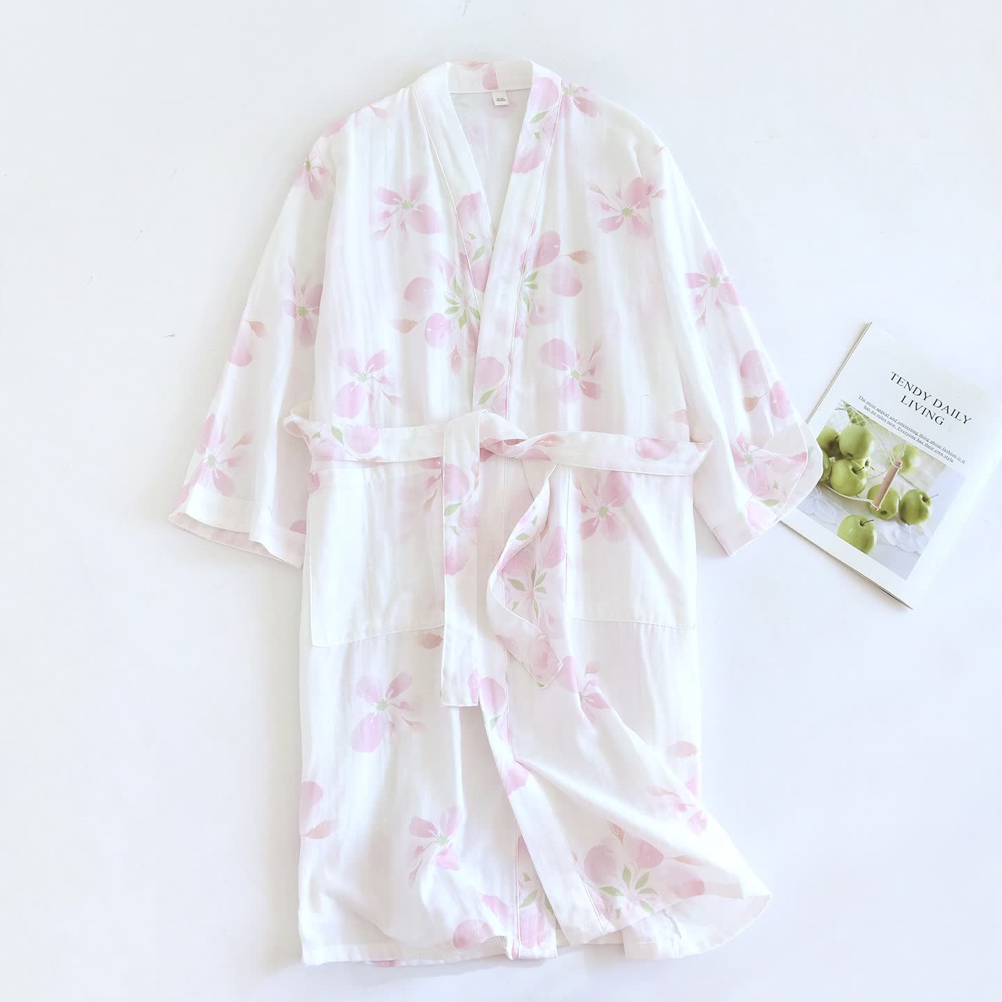 Accappatoio kimono in garza di cotone con fiori di ciliegio - image 3