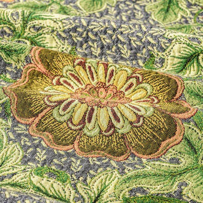 Coperta in garza di cotone con nappe e motivo floreale ispirato al giardino - image 4