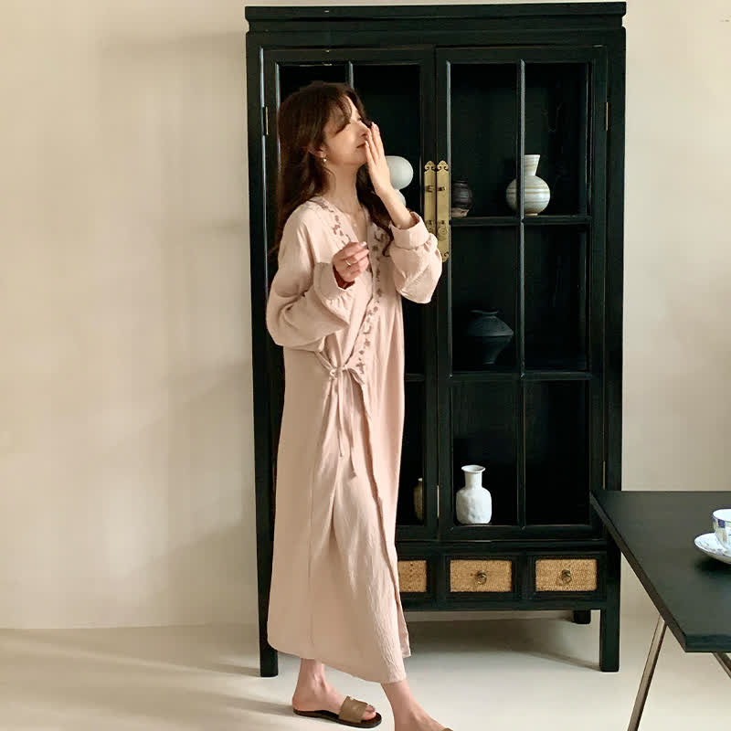 Camicia da notte a maniche lunghe in stile kimono rilassato - image 1