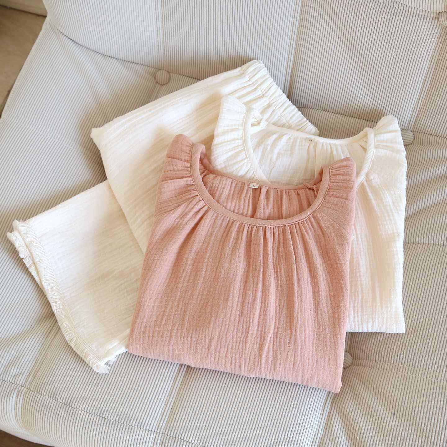 Completo da casa minimalista in cotone tinta unita - image 4